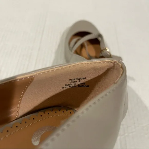 Women’s Journee Collection Grey Taupe Windy Mary Jane Pump Size 9 US! - Picture 7 of 8